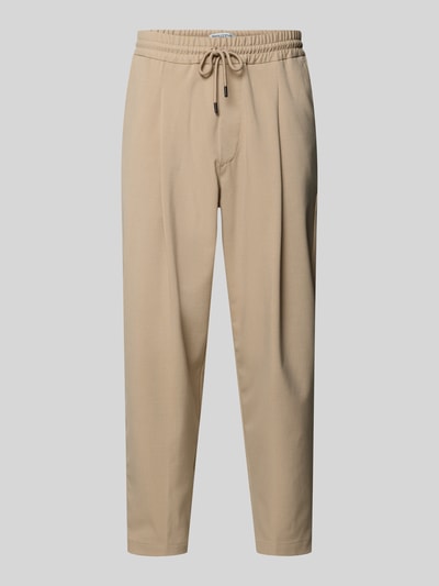 Produktfoto, Relaxed Fit Bundfaltenhose mit Viskose-Anteil Modell 'VIGGO CROPPED' von Marc O'Polo Denim, beżowa, gładka faktura, elastyczny ściągacz, sznurek, kieszenie boczne i tylne, materiał z domieszką wiskozy, długość cropped