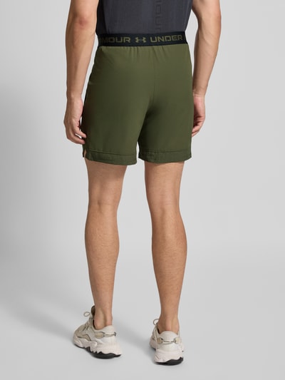 Under Armour Relaxed fit korte broek met logoprint, model 'Vanish' Olijfgroen - 5