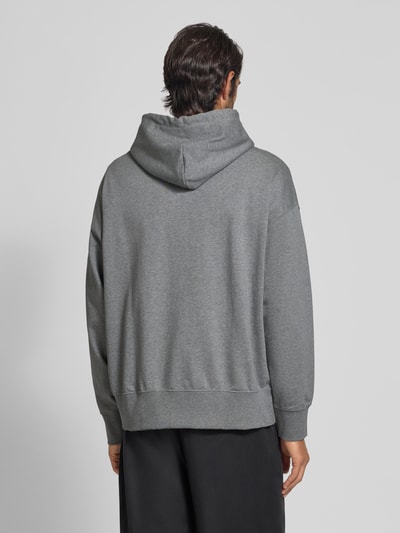 CK Calvin Klein Hoodie mit Label-Stitching Modell 'PREMIUM TERRY' Mittelgrau Melange 5