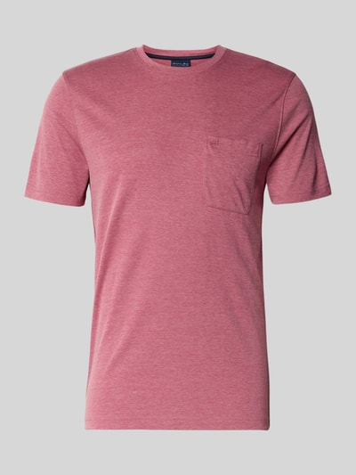Produktfoto, T-Shirt mit Rundhalsausschnitt und Brusttasche von Christian Berg Men in Rot, Material-Mix mit Baumwoll-Anteil, Regular-Fit