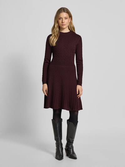 Zero Knielanges Strickkleid aus Viskose-Mix mit Zopfmuster Bordeaux 1