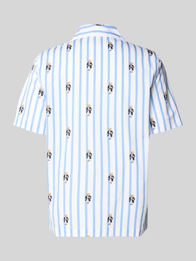 Produktfoto, Regular Fit Pyjama-Oberteil mit Polo-Bär-Muster von Polo Ralph Lauren Underwear, efekt: wzór w paski z nadrukiem polo bear, krój regular fit, kołnierzyk koszulowy, listwa guzikowa, krótki rękaw, kieszeń na piersi, materiał: czysta bawełna