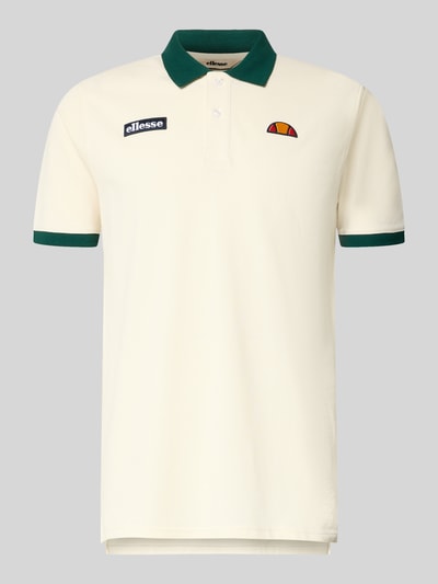 Produktfoto, Regular Fit Poloshirt mit Label-Stitchings von ellesse für Herren aus Reine Baumwolle, Knopfleiste, Rückenlänge 77 cm bei Größe M, cremefarbener Stoff mit grünem Kragen und Ärmelabschluss.