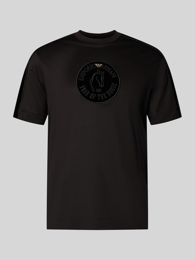 Produktfoto, T-Shirt mit Label-Detail von Emporio Armani aus Lyocell-Baumwoll-Mix in Schwarz, Regular-Fit, gerippter Rundhalsausschnitt, Rückenlänge bei Größe M: 70 cm
