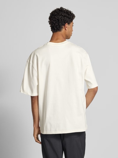 Pegador T-shirt o kroju oversized z wyhaftowanym logo Złamany biały 5