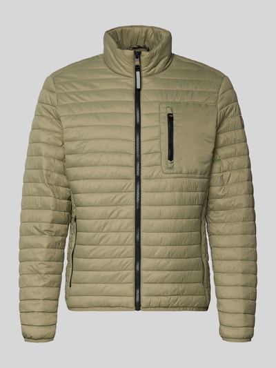 Produktfoto, Kurtka pikowana ze stójką Steppjacke mit Stehkragen von camel active, krój regular fit, zamek błyskawiczny, kieszenie zapinane na zamek błyskawiczny, długość tyłu w rozmiarze M: 27 cm, szerokość ramion w rozmiarze M: 19 cm, szerokość klatki piersiowej w rozmiarze M: 22 cm, długość rękawów w rozmiarze M: 27 cm, jasnobeżowa, poziome pikowanie, gładka tekstura