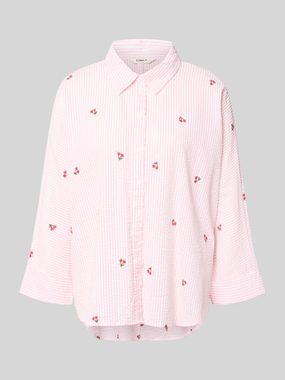 Produktfoto, Oversized Hemdbluse aus reiner Baumwolle Modell 'NEW LINA GRACE' von Only in Rosa mit Two Tone Optik, gestreift und floral, bestickt, Hemdkragen, V-Ausschnitt, einreihige Knopfleiste, lange Ärmel mit Umschlag, glatte Baumwollstruktur.
