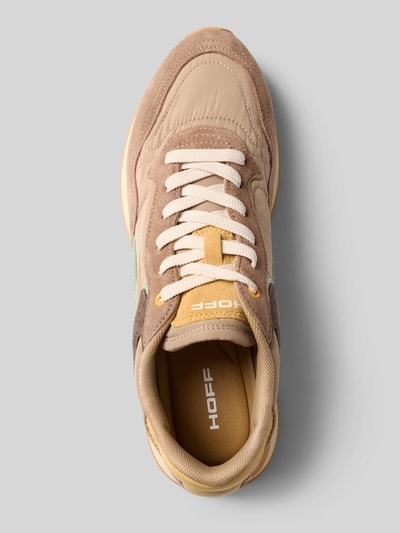 Produktfoto, Sneaker mit Logo-Print Modell 'City' von HOFF im Leder-Mix, Beige- und Brauntöne, abgerundete Passform, leicht profilierte Sohle, Oberansicht, Herren Sneaker, Absatzhöhe 4 cm, Schafthöhe 7 cm, Schaftweite 10 cm.