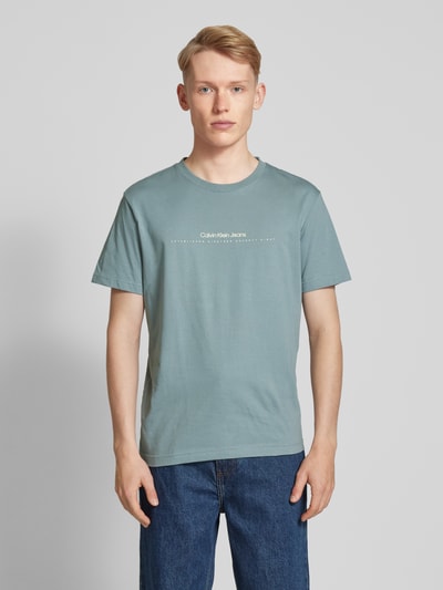 Calvin Klein Jeans T-Shirt mit Label-Print Rauchblau 4