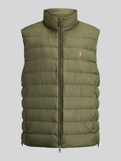 Produktfoto, Regular Fit Weste mit Logo-Stitching von Polo Ralph Lauren in Olivgrün, gesteppte Oberfläche, glatte Textur, Herren Weste