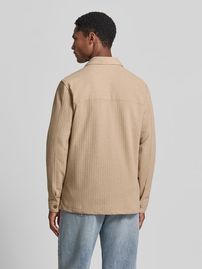 Männermodel trägt Slim Fit Freizeithemd mit Brusttasche von Roy Robson aus Baumwoll-Mix in Beige, Langärmelig, Rückenansicht.
