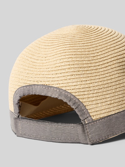 Produktfoto, Baseball Cap mit Kontrastkante und verstellbarem Riegel von Loevenich aus Papier-Mix, strukturierte Oberfläche, graue Akzente