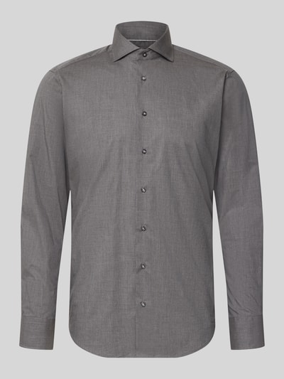 Produktfoto, Regular Fit Business-Hemd mit Haifischkragen von Christian Berg Men in Grau, reine Baumwolle, langärmlig, glatte Textur.