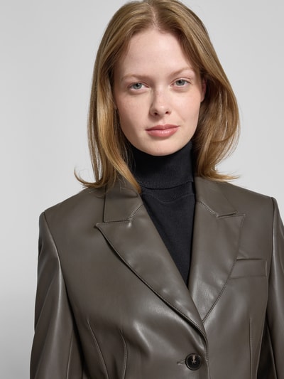 Christian Berg Woman Selection Żakiet o kroju slim fit z imitacji skóry z kieszeniami z patką Ciemnobrązowy 3