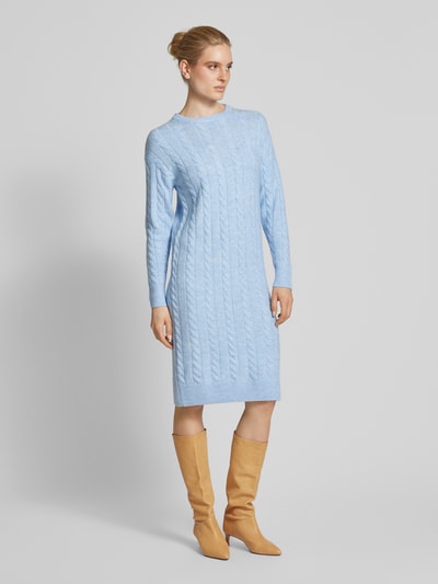 Christian Berg Woman Knielanges Strickkleid mit Zopfmuster Hellblau 1