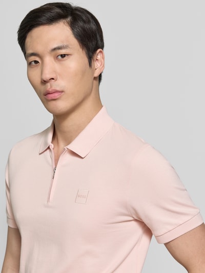 BOSS Orange koszulka polo o kroju regular fit z zamkiem błyskawicznym Jasnoróżowy 3