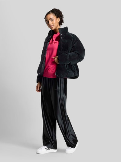 adidas Sportswear Relaxed Fit Sweathose in glänzender Optik Black 1
