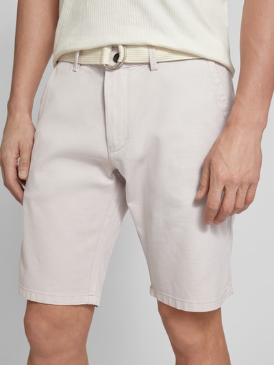 Christian Berg Men Regular Fit Bermudas mit Stoffgürtel Sand 3