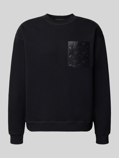 Produktfoto, Relaxed Fit Sweatshirt aus reiner Baumwolle mit Logo-Patch von Dsquared2, schwarz, rechteckige Form, zachte textuur, langem mouwen, opstaande kraag, stretch-afwerking, logo-patch op borst, context: heren sweatshirt, relaxed fit, dropped shoulders, lengte achterkant bij maat M 71 cm, mouwlengte 76 cm
