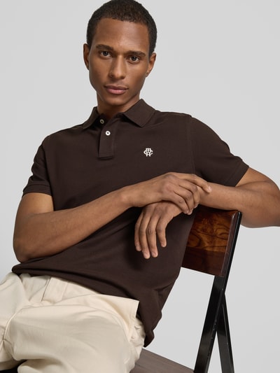 MCNEAL Regular Fit Poloshirt mit Knopfleiste und Label-Stitching Schoko 3