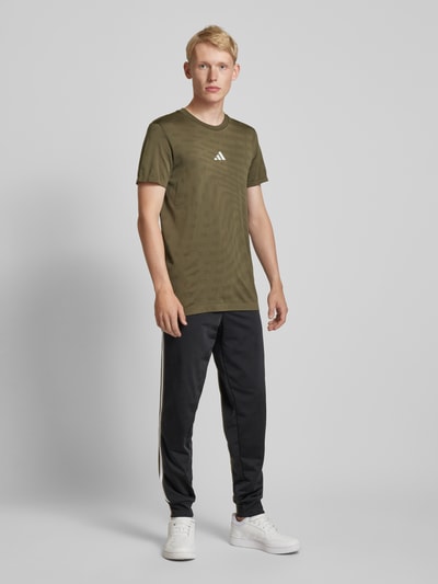 Adidas Training T-Shirt mit Strukturmuster Oliv 1