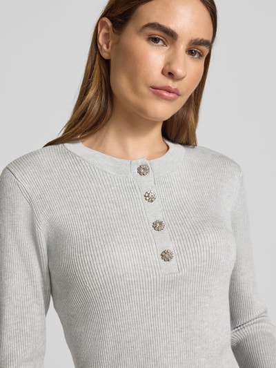 Copenhagen Muse Strickpullover aus Viskose-Mix mit Knopfleiste Hellgrau 3