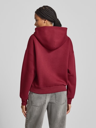Review Hoodie met labelstitching Bordeaux - 5