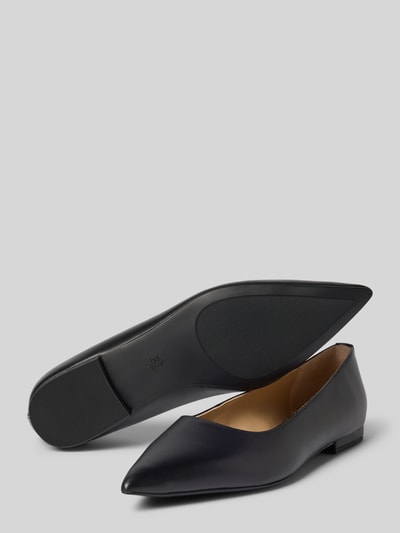 Produktfoto, Ballerinas mit strukturierter Sohle Modell 'LONDYN' von Lauren Ralph Lauren aus Echtleder in spitzer Form, schwarze Farbe, Größe 40, Absatzhöhe 1 cm, Schafthöhe 7 cm, Schaftweite 6 cm.