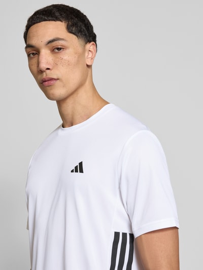 adidas Training t-shirt o kroju regular fit z detalem z logo model 'WE BAS 3S T' Biały 3