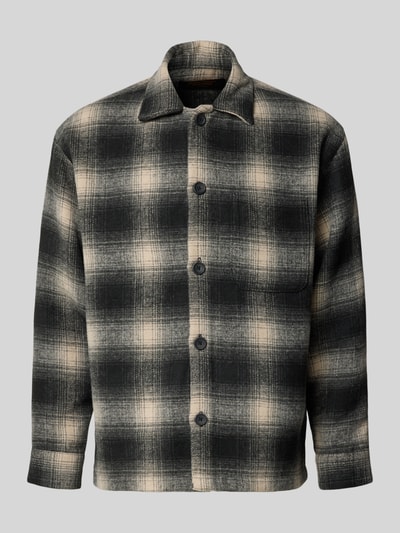 Produktfoto, Regular Fit Hemdjacke mit Brusttasche Modell 'SOHO OLLIE' von JACK & JONES in Schwarz-Beige-Karo, Textur weich, Kentkragen, durchgehende Knopfleiste, Herren Hemdjacke
