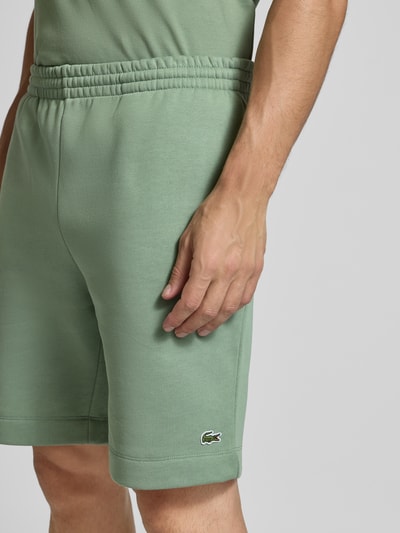 Lacoste Szorty z dzianiny dresowej o kroju regular fit z mieszanki bawełny Zielony 3