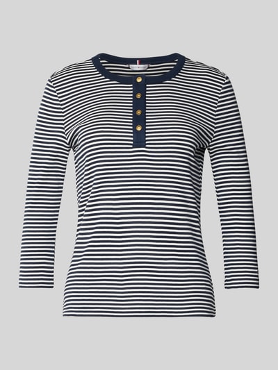 Produktfoto, Slim Fit T-Shirt aus reiner Baumwolle von [Marke], Optik: gestreift, Passform: Slim Fit, Logo-Detail, 3/4-Arm, Rundhals, Feinripp.