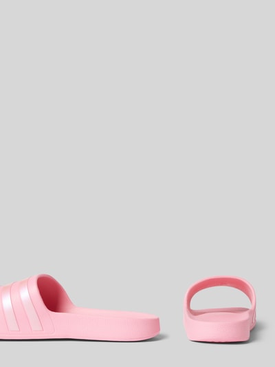 ADIDAS SPORTSWEAR Slides mit labeltypischen Streifen Modell 'ADILETTE AQUA' Pink 2