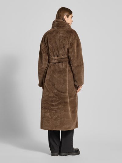Gina Tricot Mantel aus Kunstfell mit Bindegürtel Mittelbraun 5