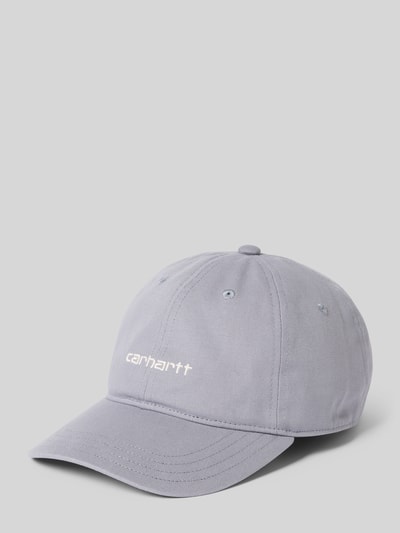 Produktfoto, graue Cap mit Label-Stitching von Carhartt Work In Progress, verstärkter Schirm, verstellbarer Riegel, strukturierte Oberfläche