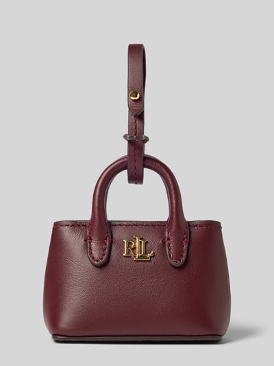 Produktfoto, Anhänger aus leer met labelapplicatie van Lauren Ralph Lauren, damesaccessoire in bordeauxrood met gouden details, context: dames hanger van echt leer
