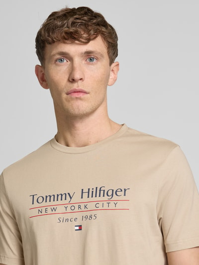 Tommy Hilfiger T-Shirt mit Label-Print Beige 3