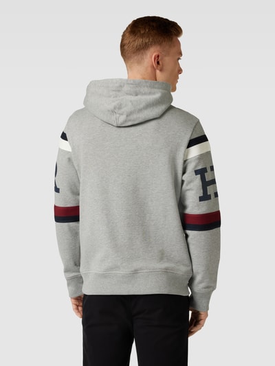 Tommy Hilfiger Bluza z kapturem z nadrukiem z logo Jasnoszary melanż 5