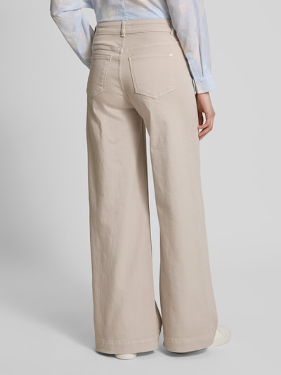 Christian Berg Woman Flared Cut Jeans mit Eingrifftaschen Beige 5
