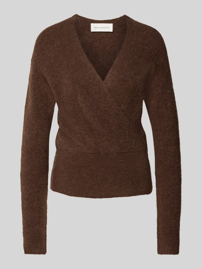 Produktfoto, brauner Strickpullover in Wickel-Optik Modell 'Bondie Hope' von MSCH Copenhagen, grobe Textur, V-Ausschnitt, Regular Fit, Woll-Mix