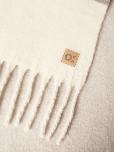 OPUS Schal mit Fransen und Label-Detail Modell 'Allanis' Hellgrau 2