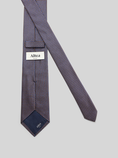 Produktfoto, Krawatte aus reiner Seide mit Label-Detail von altea in klassischer Passform, feine Struktur in Blau und Braun, Breite 8 cm.