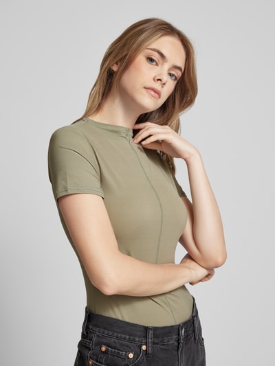 WEEKDAY T-shirt met binnenstebuitennaden, model 'Jen' Olijfgroen - 3