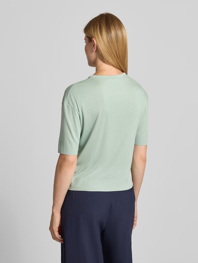 Vrouwenmodel draagt gebreid shirt uit mix van katoen en lyocell met ronde hals van windsor., Dames regular fit, ribboorden, labeldetail, ruglengte maat 36: 55 cm, Ganzkörperansicht Rückansicht.