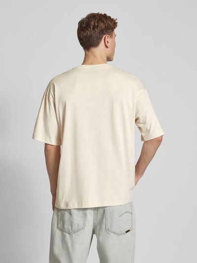 CHAMPION T-Shirt mit Logo-Stitching Sand 5