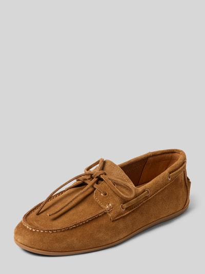 Produktfoto, Loafer aus echtem Leder mit Zierschleife von INUOVO in Braun, glatte Sohle, abgerundete Passform, Kontext: Damen Loafer, Absatzhöhe 1 cm, Schafthöhe 6 cm, Schaftweite 11 cm