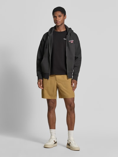 Mannenmodel draagt Regular Fit T-Shirt aus reiner Baumwolle Modell '10/1' van Polo Ralph Lauren, Heren t-shirt, volledige vooraanzicht.