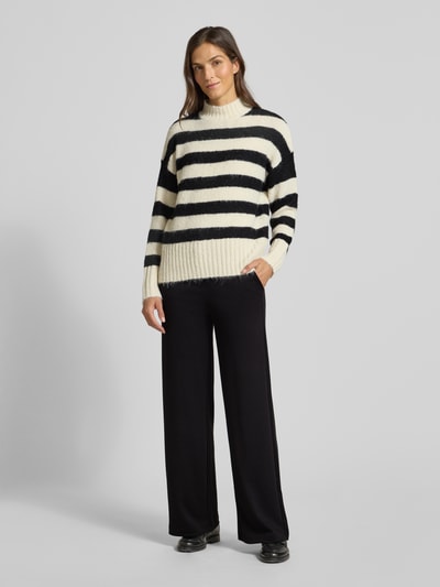 Soyaconcept Spodnie materiałowe z szeroką nogawką i lamowanymi kieszeniami model ‘DANIELA’ Czarny 1