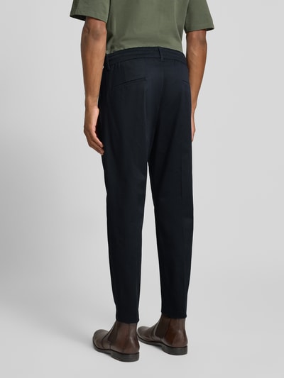 Drykorn Spodnie materiałowe z zakładkami w pasie model ‘chasy’ Ciemnoniebieski 5