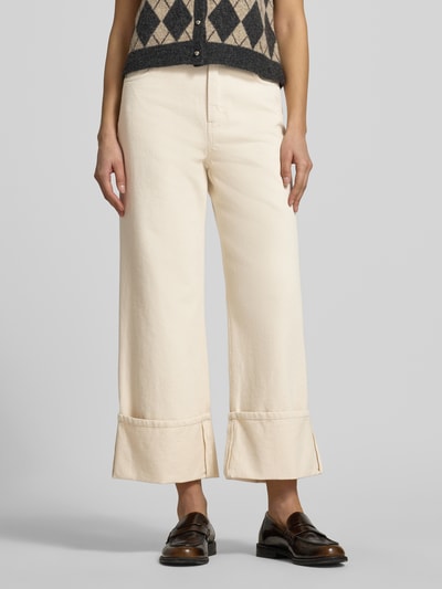 Frauenmodel trägt Relaxed Fit Wide Leg Jeans aus reiner Baumwolle Modell 'GESTO' von Marc O’Polo, efekt: jednolity kolor, krój relaxed fit, długość do kostek, naszywka z logo, detal z logo, szlufki na pasek, zapięcie na guzik i ukryty zamek błyskawiczny, 5 kieszeni, wykończenie materiału: splot twill, materiał: bawełna, Ganzkörperansicht von vorne